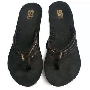 TEVA mush wedge gold and black sandals 12